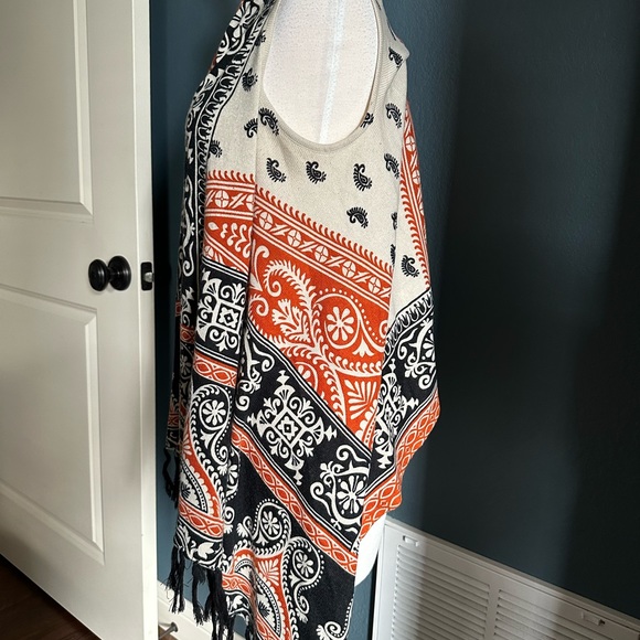 Soho Chick shrug.. - Picture 2 of 4